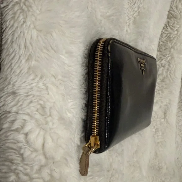 Prada Patent Leather Large Zippy Wallet - Picture 5 of 11
